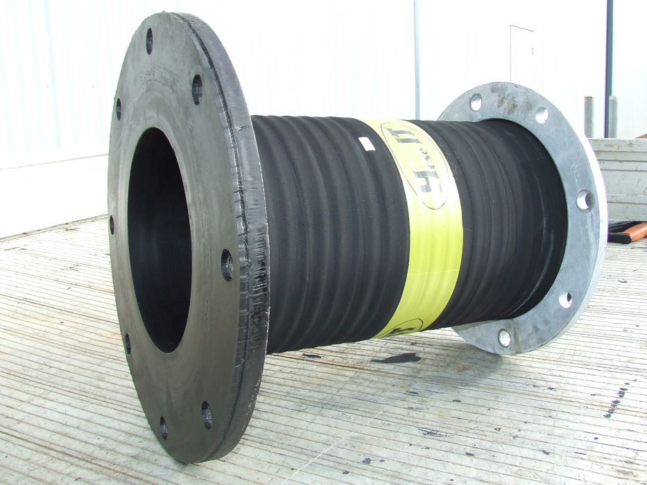 Rubber hose with warman flange